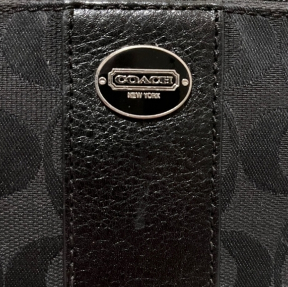 Coach New York Wristlet Black Signature Canvas Clutch Bag - Picture 5 of 7